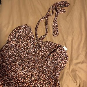 Floral print Large old navy maxi dress. Halter style. NWT